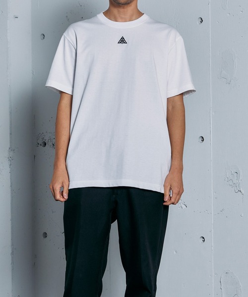 THINGS THAT MATTER(シングス ザット マター)の「ONENESS LOGO HEAVY WEIGHT T-SHIRT / ワンネスロゴヘビーウェイトTシャツ(Tシャツ/カットソー・レディース・ブラック/ホワイト・1/2)」の6枚目の写真