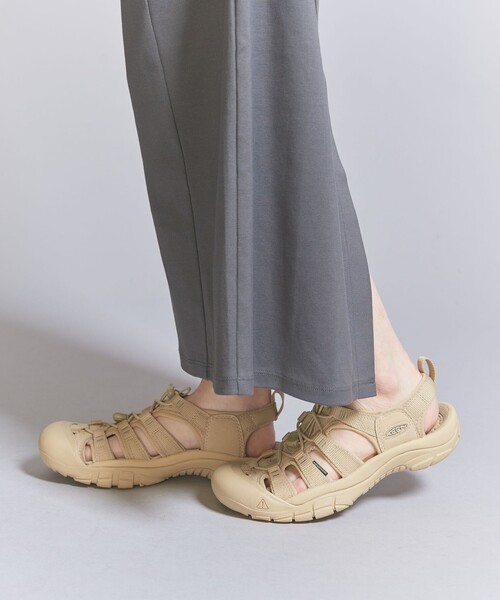 KEEN(キーン)の「<KEEN>WOMENS NEWPORT H2 サンダル(サンダル・レディース・ブラック/ベージュ・7h/8/6h/7/6)」の1枚目の写真
