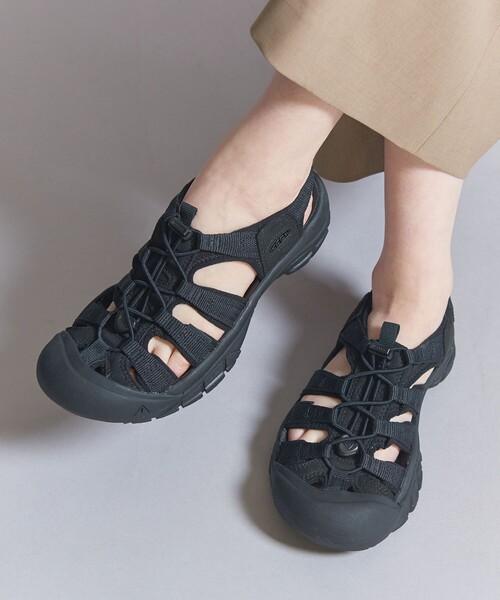 KEEN(キーン)の「<KEEN>WOMENS NEWPORT H2 サンダル(サンダル・レディース・ブラック/ベージュ・7h/8/6h/7/6)」の2枚目の写真