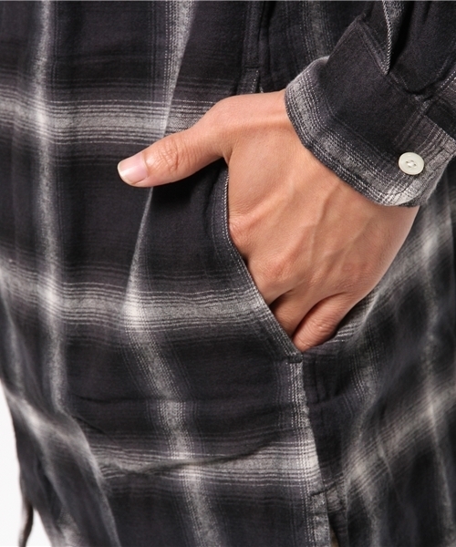 WEGO（ウィゴー）の「WEGO/オンブレチェックロングシャツ（シャツ/ブラウス・メンズ・ブラック系その他/ブルー系その他/レッド系その他・MEDIUM/LARGE）」の5枚目の写真