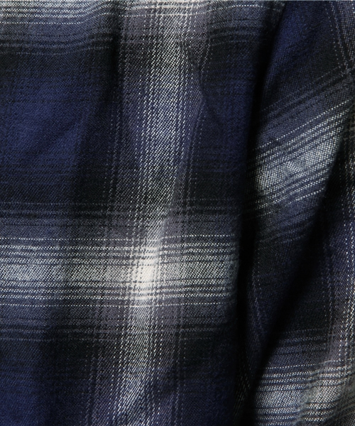 WEGO（ウィゴー）の「WEGO/オンブレチェックロングシャツ（シャツ/ブラウス・メンズ・ブラック系その他/ブルー系その他/レッド系その他・MEDIUM/LARGE）」の4枚目の写真