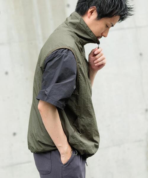 ITEMS URBANRESEARCH（アイテムズ アーバンリサーチ）の「メッシュライニング Zip Upナイロンベスト（その他アウター・メンズ・カーキ/ブラック・MEDIUM/LARGE）」の8枚目の写真