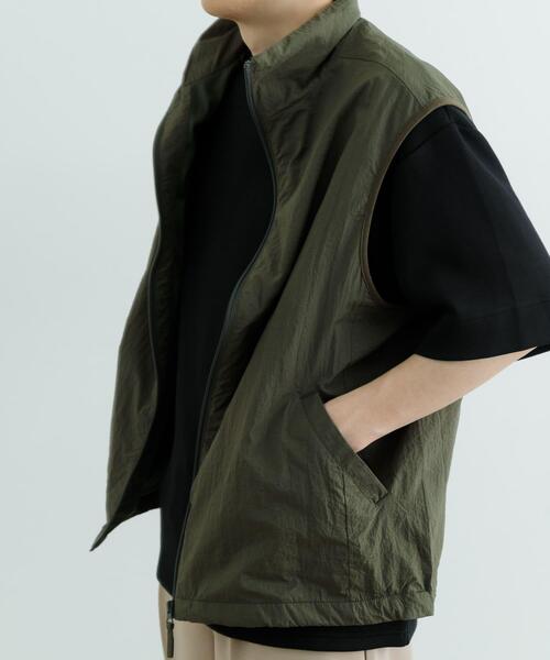 ITEMS URBANRESEARCH（アイテムズ アーバンリサーチ）の「メッシュライニング Zip Upナイロンベスト（その他アウター・メンズ・カーキ/ブラック・MEDIUM/LARGE）」の13枚目の写真