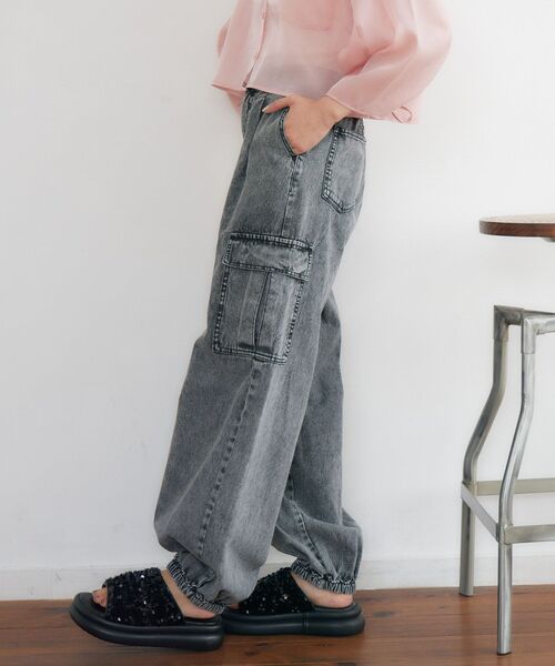 RETRO GIRL(レトロガール)の「デニムカーゴPT(その他パンツ・レディース・ブルー/ブラック・FREE)」の11枚目の写真