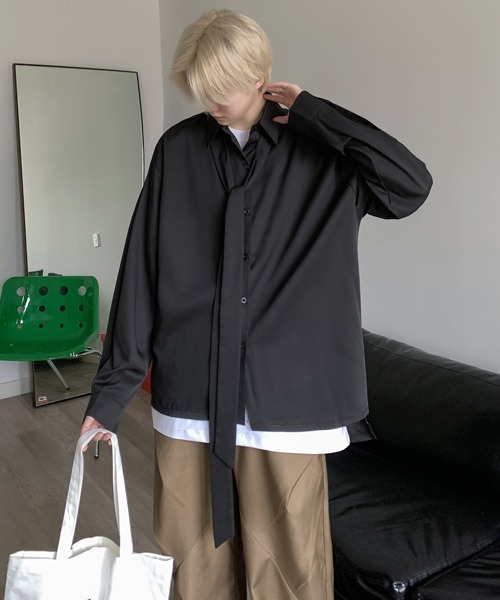 FVLMEN(フルメン)の「【FVLMEN】ribbon tie design longsleeve shirt/リボン タイ付 デザイン ロングスリーブ シャツ(シャツ/ブラウス・メンズ・ホワイト/ブラック・MEDIUM/LARGE/X-LARGE)」の1枚目の写真