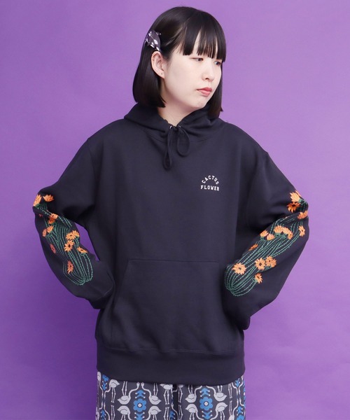 didizizi（ディディジジ）の「CAUTUS FLOWER プリントフーディ