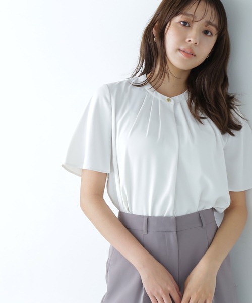 NATURAL BEAUTY BASIC(ナチュラルビューティーベーシック)の「◇フロントタックフレアスリーブブラウス(シャツ/ブラウス・レディース・ブルー/オフホワイト/チャコールグレー・MEDIUM/SMALL)」の1枚目の写真