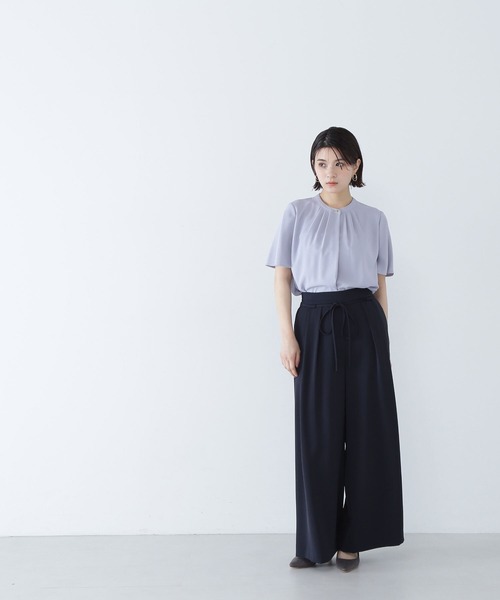 NATURAL BEAUTY BASIC(ナチュラルビューティーベーシック)の「◇フロントタックフレアスリーブブラウス(シャツ/ブラウス・レディース・ブルー/オフホワイト/チャコールグレー・MEDIUM/SMALL)」の4枚目の写真