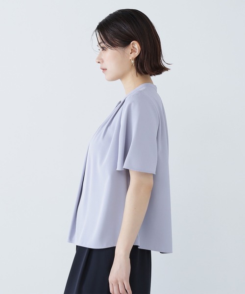 NATURAL BEAUTY BASIC(ナチュラルビューティーベーシック)の「◇フロントタックフレアスリーブブラウス(シャツ/ブラウス・レディース・ブルー/オフホワイト/チャコールグレー・MEDIUM/SMALL)」の5枚目の写真