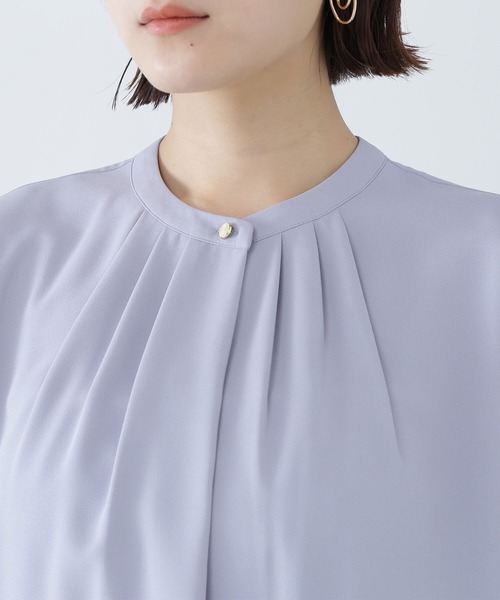 NATURAL BEAUTY BASIC(ナチュラルビューティーベーシック)の「◇フロントタックフレアスリーブブラウス(シャツ/ブラウス・レディース・ブルー/オフホワイト/チャコールグレー・MEDIUM/SMALL)」の8枚目の写真