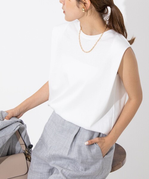 NOLLEY’S（ノーリーズ）の「タックノースリーブプルオーバーカットソー（Tシャツ/カットソー・レディース・ホワイト/ピンク/ブルー/ベージュ/ブラック・38/36）」の2枚目の写真