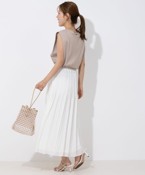 NOLLEY’S（ノーリーズ）の「タックノースリーブプルオーバーカットソー（Tシャツ/カットソー・レディース・ホワイト/ピンク/ブルー/ベージュ/ブラック・38/36）」の7枚目の写真