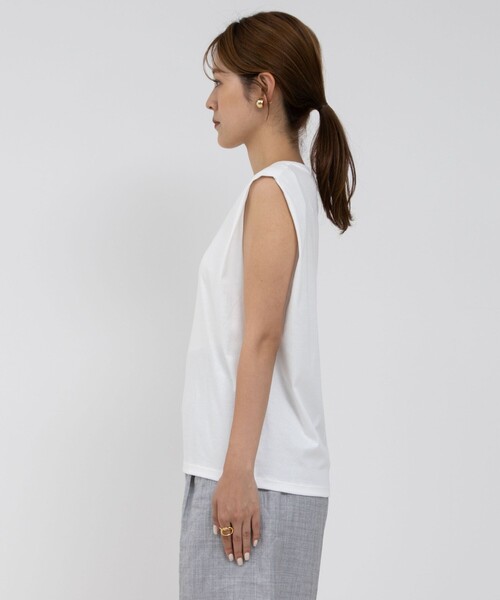 NOLLEY’S（ノーリーズ）の「タックノースリーブプルオーバーカットソー（Tシャツ/カットソー・レディース・ホワイト/ピンク/ブルー/ベージュ/ブラック・38/36）」の10枚目の写真