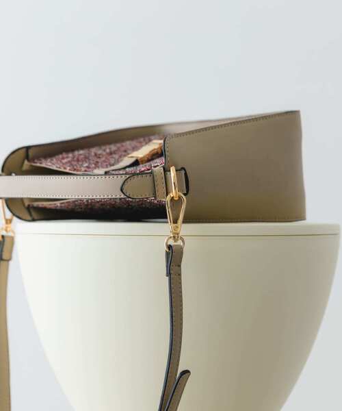 RODE SKO(ロデスコ)の「ツイードショルダーバッグ(ショルダーバッグ・レディース・レッド/ブラック・ONE)」の14枚目の写真