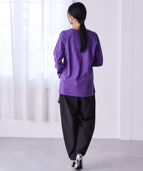 RANAN（ラナン）の「[サスティナブル/吸湿発熱]綿100%裾スリットロンT　プルオーバー（Tシャツ/カットソー・レディース・ブラック/オフホワイト/ライトグレー/グリーン/パープル/イエロー・M/L/LL）」の9枚目の写真