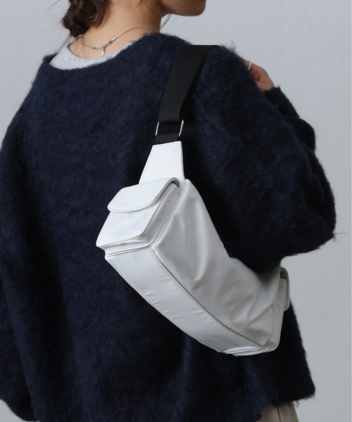 COLONY 2139(コロニートゥーワンスリーナイン)の「ナイロンサイドポケットバッグ(ショルダーバッグ・レディース・ホワイト/ブラック・FREE)」の2枚目の写真