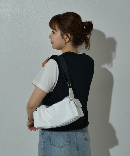 COLONY 2139(コロニートゥーワンスリーナイン)の「ナイロンサイドポケットバッグ(ショルダーバッグ・レディース・ホワイト/ブラック・FREE)」の7枚目の写真