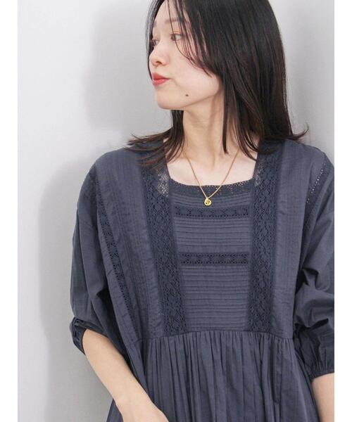 Samansa Mos2 blue(サマンサモスモスブルー)の「【Made in India】レースピンタックブラウス(シャツ/ブラウス・レディース・パープル/チャコールグレー/オフホワイト・F)」の10枚目の写真