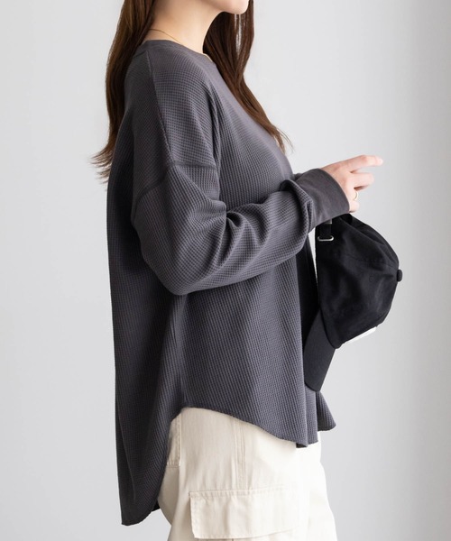 NAVY(ネイビー)の「NAVY ワッフルロンT 長袖(Tシャツ/カットソー・レディース・杢グレー/オフホワイト/スミクロ/オリーブ・フリー)」の7枚目の写真