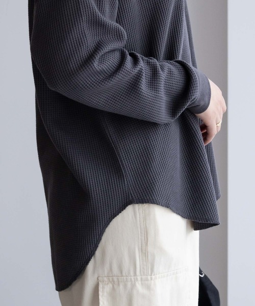 NAVY(ネイビー)の「NAVY ワッフルロンT 長袖(Tシャツ/カットソー・レディース・杢グレー/オフホワイト/スミクロ/オリーブ・フリー)」の5枚目の写真