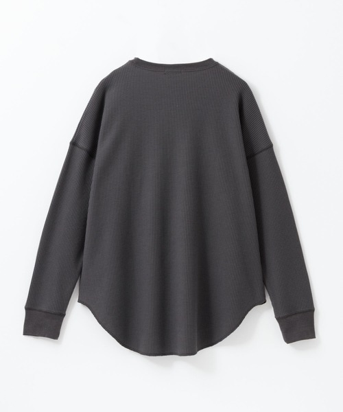 NAVY(ネイビー)の「NAVY ワッフルロンT 長袖(Tシャツ/カットソー・レディース・杢グレー/オフホワイト/スミクロ/オリーブ・フリー)」の16枚目の写真