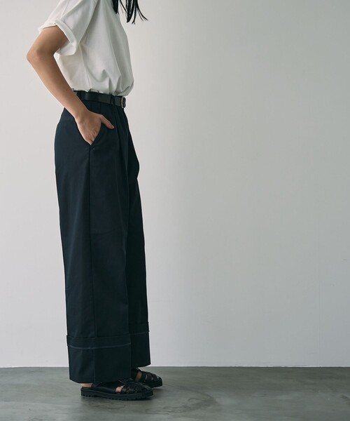 coen（コーエン）の「ロールアップチノワイドパンツ（チノパンツ・レディース・ベージュ/ネイビー・M/L）」の11枚目の写真