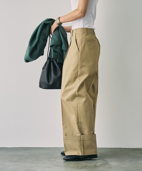 coen（コーエン）の「ロールアップチノワイドパンツ（チノパンツ・レディース・ベージュ/ネイビー・M/L）」の21枚目の写真