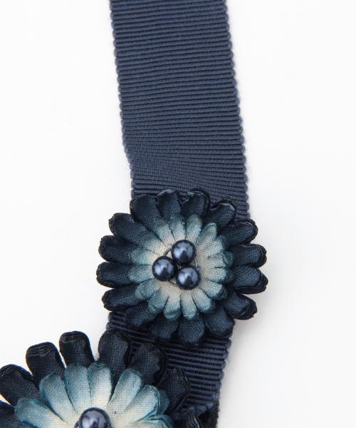 Ray BEAMS（レイビームス）の「atelier Senka / 小菊ネックレス（ネックレス・レディース・ベージュ/ネイビー・ONE SIZE）」の8枚目の写真