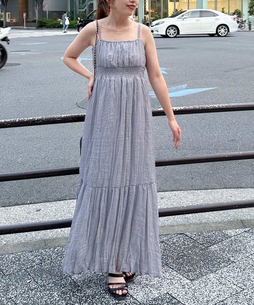 archives（アルシーヴ）の「シャイニーシャーリングキャミワンピース（ワンピース・レディース・グレー/ピンクベージュ/ブラック/アイボリー・MEDIUM）」の17枚目の写真