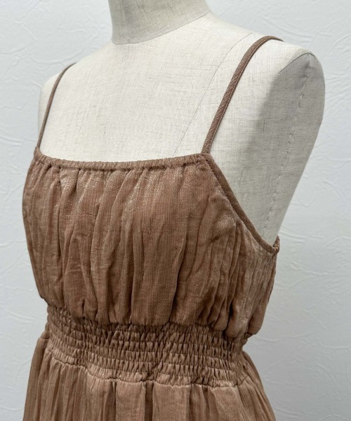 archives（アルシーヴ）の「シャイニーシャーリングキャミワンピース（ワンピース・レディース・グレー/ピンクベージュ/ブラック/アイボリー・MEDIUM）」の9枚目の写真