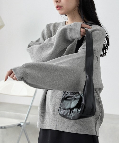 MONO-MART(モノマート)の「<ウォッシャブル>スウェットライクビッグニット(ニット/セーター・レディース・アイボリー/ミント/オートミール/杢グレー/ネイビー/ブラック/レッド/ピンク/ブルー系/スモークピンク/ダークグレー/モカ/モスグリーン・FREE)」の1枚目の写真