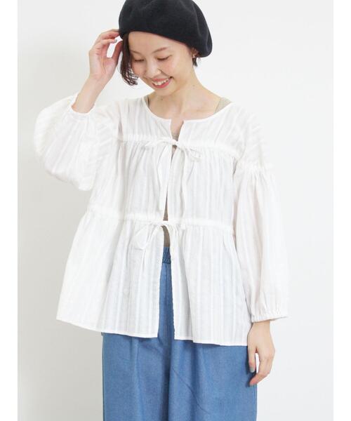Samansa Mos2（サマンサ モスモス）の「◎リボンフレアブラウス（シャツ/ブラウス・レディース・チャコールグレー/ブラウン/ブルー/オフホワイト・F）」の5枚目の写真