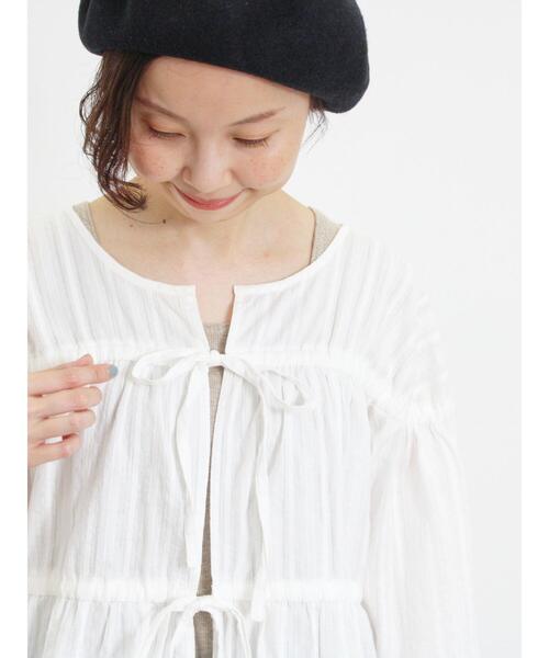 Samansa Mos2（サマンサ モスモス）の「◎リボンフレアブラウス（シャツ/ブラウス・レディース・チャコールグレー/ブラウン/ブルー/オフホワイト・F）」の6枚目の写真