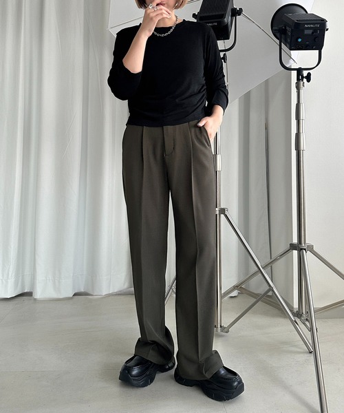 apres jour mignon（アプレジュールミニョン）の「サイドシャーリングシアートップス【ZOZOTOWN限定アイテム】（Tシャツ/カットソー・レディース・チャコールグレー/ブラック/ダークブラウン/オフホワイト/ボルドー・X-LARGE/フリー）」の18枚目の写真