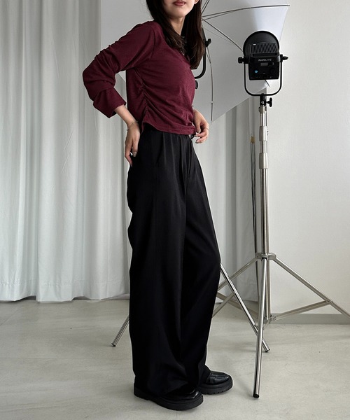 apres jour mignon（アプレジュールミニョン）の「サイドシャーリングシアートップス【ZOZOTOWN限定アイテム】（Tシャツ/カットソー・レディース・チャコールグレー/ブラック/ダークブラウン/オフホワイト/ボルドー・X-LARGE/フリー）」の8枚目の写真