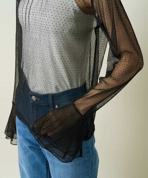 a.v.v（アーヴェヴェ）の「ベルスリーブドットチュールトップス（Tシャツ/カットソー・レディース・アイボリー/ブラック・36/40/38）」の13枚目の写真