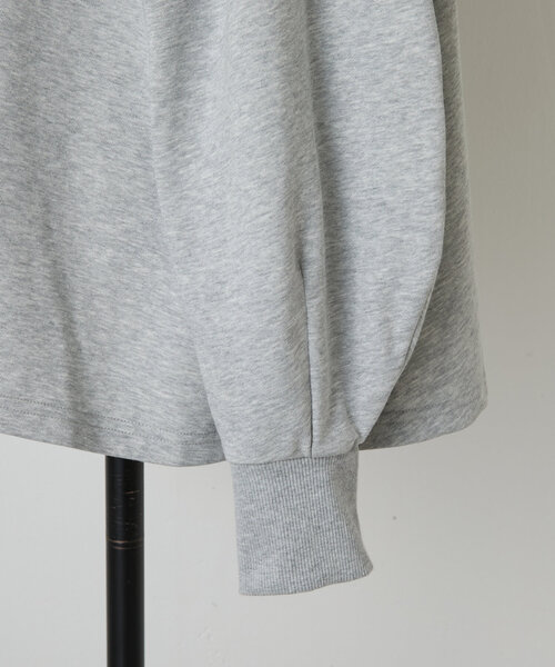 BEARDSLEY（ビアズリー）の「うしろフリルトレーナー（Tシャツ