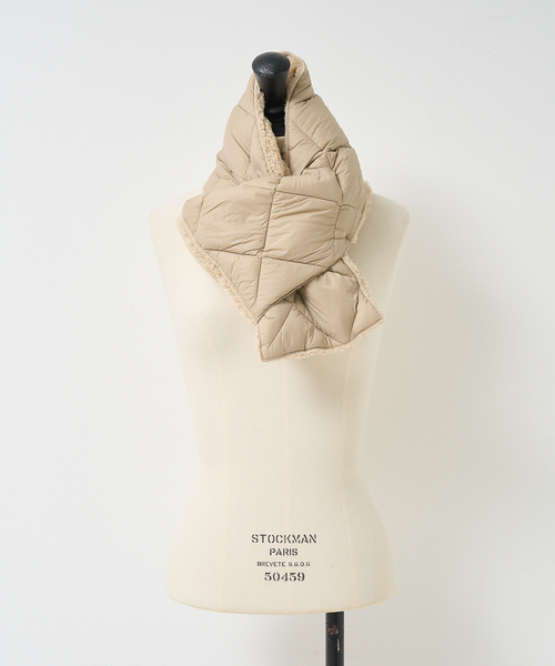 TAION（タイオン）の「【WEB限定】【TAION】シティリバーシブル ダウンボア マフラー（ストール/ショール・レディース・グレイッシュベージュ/ブラック/カーキ・フリー）」の7枚目の写真