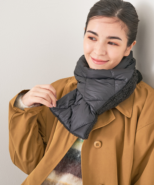 TAION（タイオン）の「【WEB限定】【TAION】シティリバーシブル ダウンボア マフラー（ストール/ショール・レディース・グレイッシュベージュ/ブラック/カーキ・フリー）」の10枚目の写真