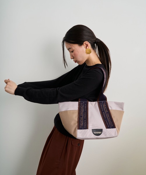 THEATRE PRODUCTS（シアタープロダクツ）の「バイカラーアウトポケットJQテープバッグ-M-/500mlペットボトル収納可能（トートバッグ・レディース・ブラック/ベージュ・FREE）」の16枚目の写真