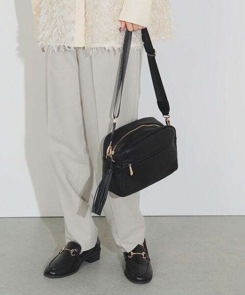 BEAMS HEART（ビームスハート）の「【オンオフ兼用】フリンジ ショルダーバッグ（ショルダーバッグ・レディース・オフホワイト/ブラック/ベージュ・ONE SIZE）」の16枚目の写真