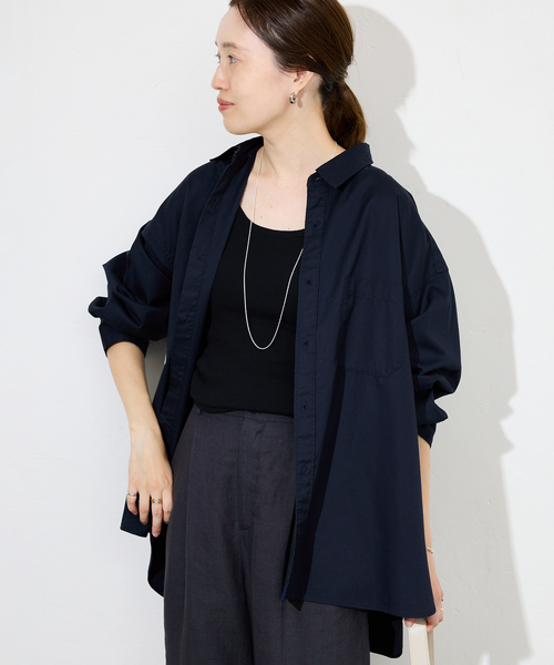 SLOBE IENA（スローブイエナ）の「《一部店舗・WEB限定カラーあり/追加》ファインOXオーバーロングシャツ（シャツ/ブラウス・レディース・サックスブルー/グリーン/ネイビー/バーガンディー・FREE）」の2枚目の写真
