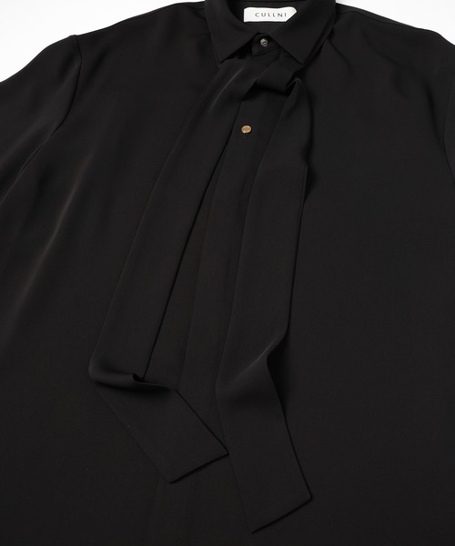 CULLNI（クルニ）の「Double Satin Bow Tie Short Sleeve Shirt