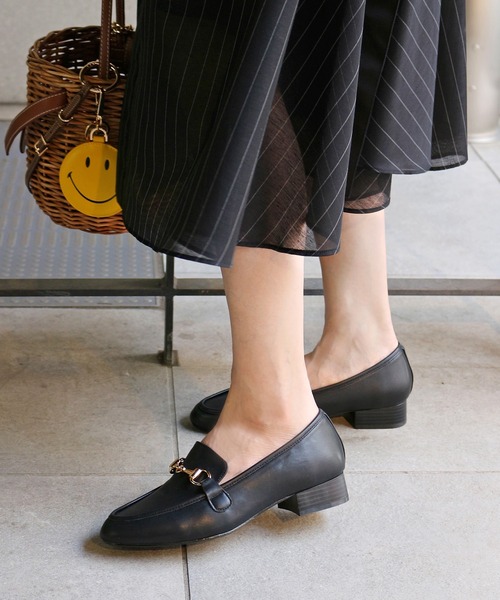 Fin（フィン）の「ゴールドビットローファー【低反発スポンジ入り】（ローファー・レディース・アイボリー/ベージュ/ブラック・22.5cm/23cm/23.5cm/24cm/24.5cm/25cm）」の11枚目の写真