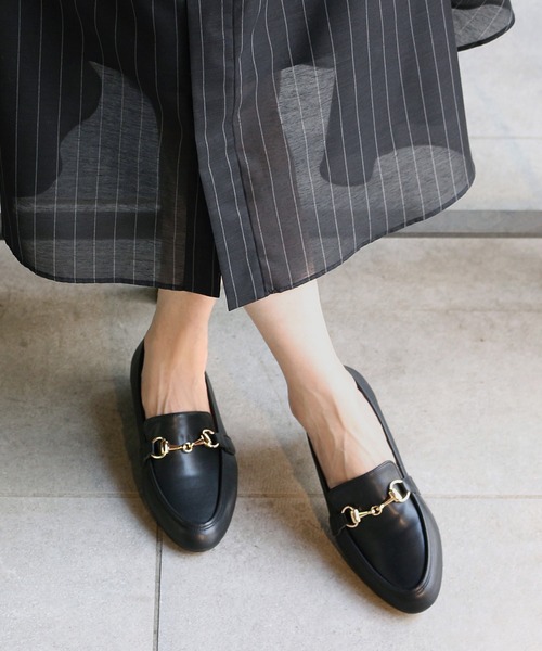 Fin（フィン）の「ゴールドビットローファー【低反発スポンジ入り】（ローファー・レディース・アイボリー/ベージュ/ブラック・22.5cm/23cm/23.5cm/24cm/24.5cm/25cm）」の12枚目の写真