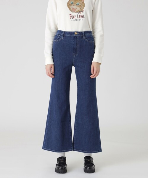BLUE LABEL CRESTBRIDGE(ブルーレーベルクレストブリッジ)の「ストレッチデニムフレアパンツ(デニムパンツ・レディース・ブルー系その他4/ブルー・34/36/40/38)」の1枚目の写真