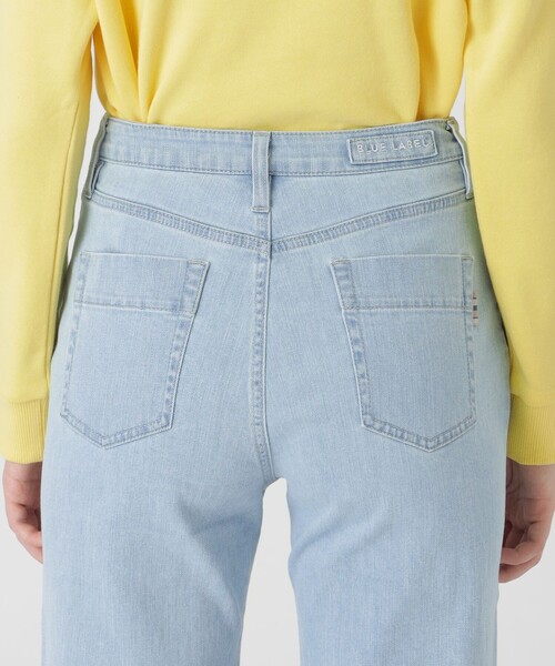 BLUE LABEL CRESTBRIDGE(ブルーレーベルクレストブリッジ)の「ストレッチデニムフレアパンツ(デニムパンツ・レディース・ブルー系その他4/ブルー・34/36/40/38)」の11枚目の写真