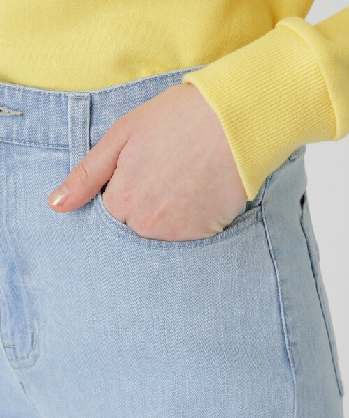 BLUE LABEL CRESTBRIDGE(ブルーレーベルクレストブリッジ)の「ストレッチデニムフレアパンツ(デニムパンツ・レディース・ブルー系その他4/ブルー・34/36/40/38)」の12枚目の写真
