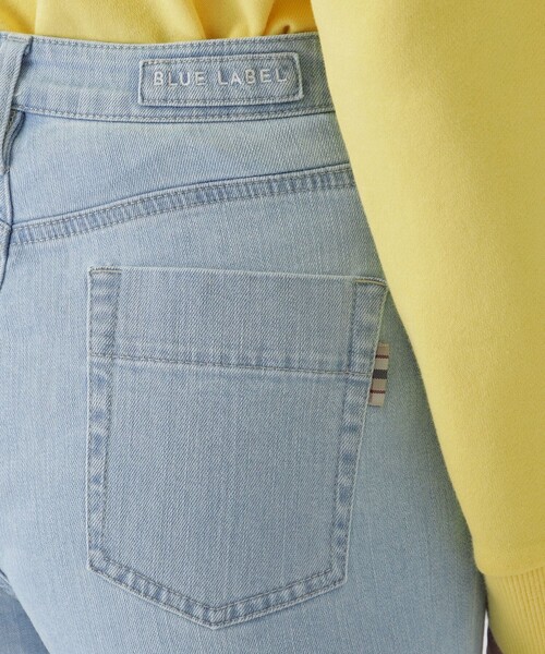 BLUE LABEL CRESTBRIDGE(ブルーレーベルクレストブリッジ)の「ストレッチデニムフレアパンツ(デニムパンツ・レディース・ブルー系その他4/ブルー・34/36/40/38)」の13枚目の写真