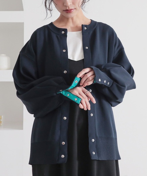 n'OrLABEL(ノアールレーベル)の「『ボリュームスリーブ配色カーディガン』(カーディガン/ボレロ・レディース・ブルー/ネイビー/アイボリー・FREE)」の3枚目の写真